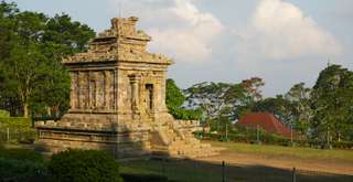 Mengenal Candi Cangkuang, Candi di Garut untuk Liburan Keluarga, Mas Bellboy