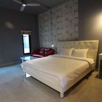 One Beat Vintage & Bistro