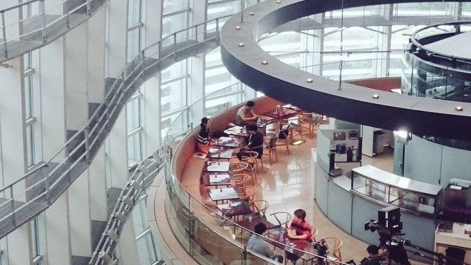 ศูนย์ศิลปะแห่งชาติโตเกียว & คาเฟ่ Salon de Thé Rond 