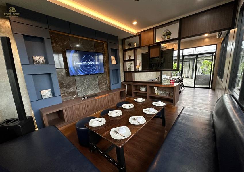 River Wine Karaoke&Restaurant