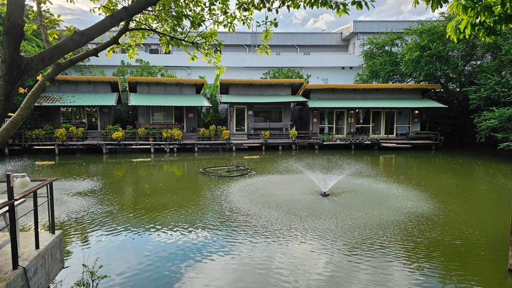 บ้านเอกเขนก ชัยพฤกษ์