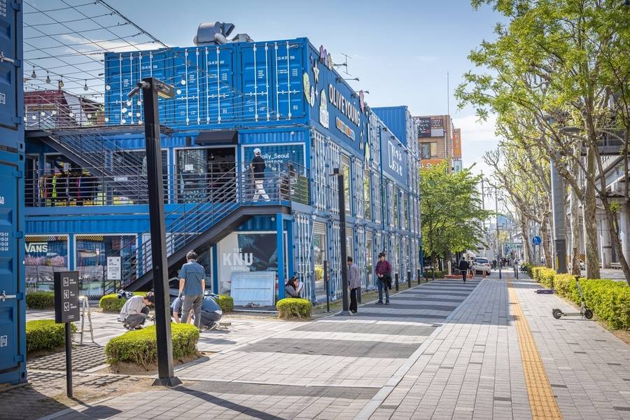 Seongsu là khu phố nổi tiếng và thu hút giới trẻ nhất hiện nay ở Seoul. 
