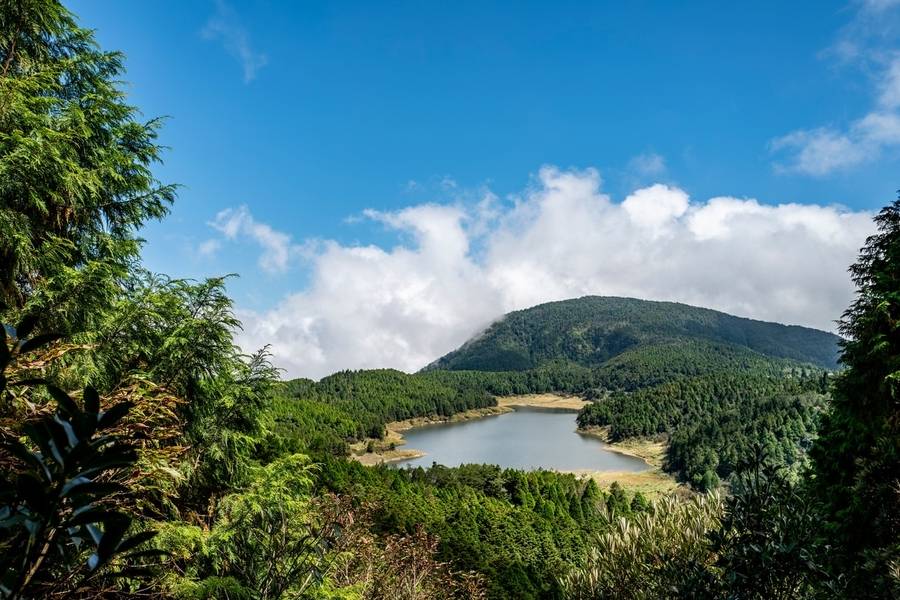 Hồ Quy Phong nằm giữa Taipingshan là hồ núi cao nhất Đài Loan. 
