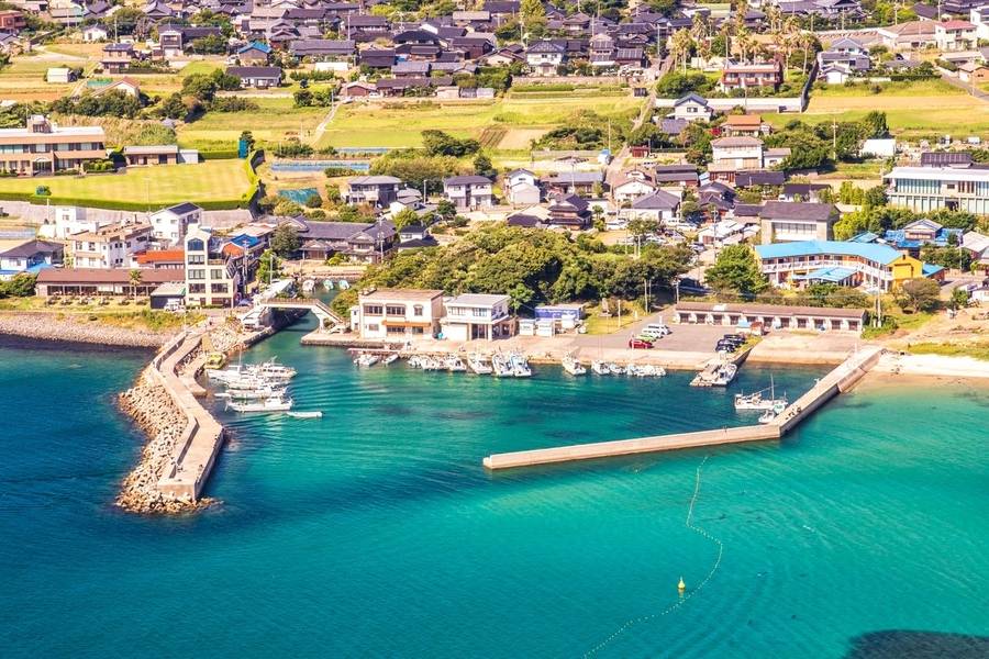 Khung cảnh ngoạn mục của Itoshima từ núi Ishiyama, Fukuoka. 