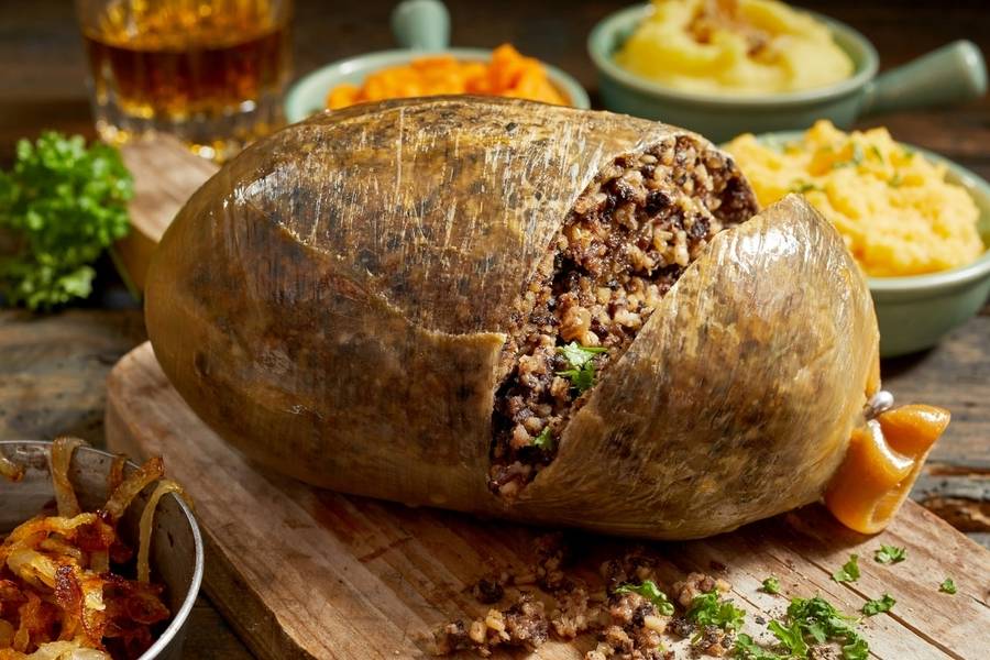 Haggis mang đến hương vị đậm đà rất riêng của xứ sở sương mù. 