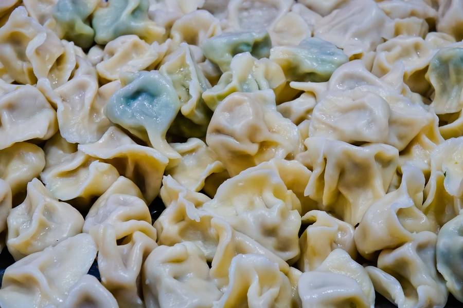 Bánh bao Sơn Đông nổi bật với nhân hải sản đậm vị biển. 
