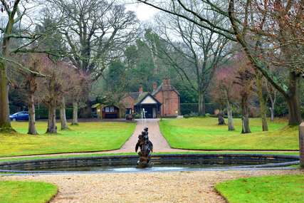 Burnham Park Baguio: Boating, Cycling & Relaxing Spots
, Global Traveller