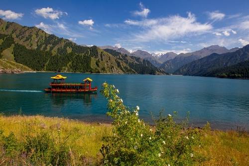 ทะเลสาบเทียนฉือ (Tianchi Lake)