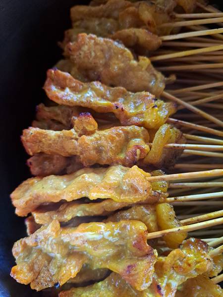 หมูสะเต๊ะเฮียแกละ