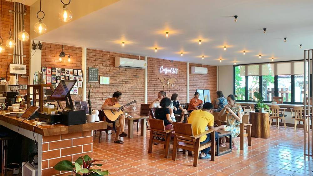 Courtyard 3/3 Coffee House & Bar
