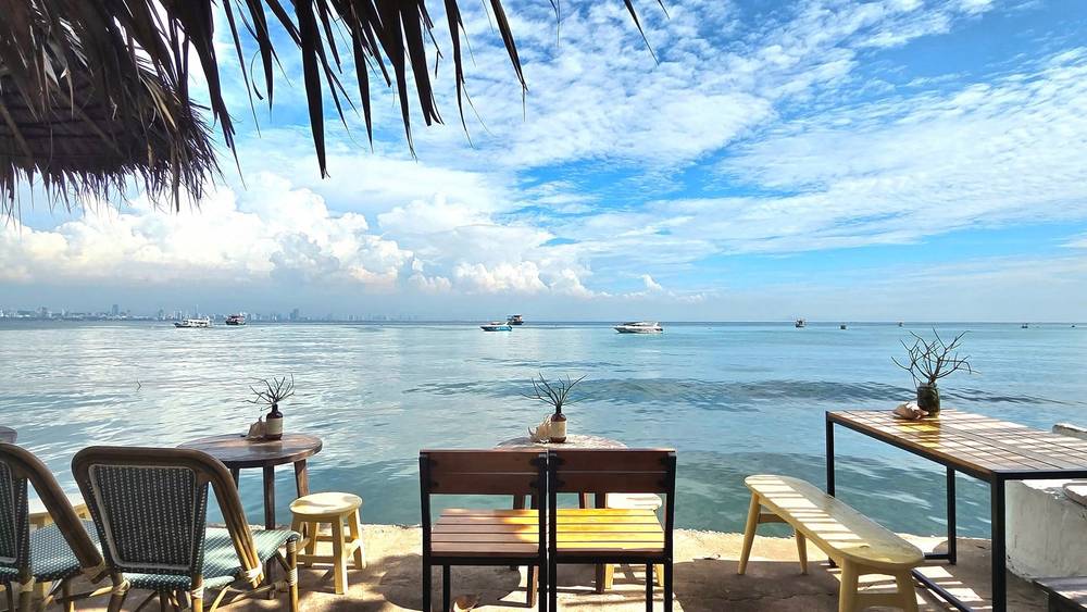 Fat Submarine Café and Restaurant