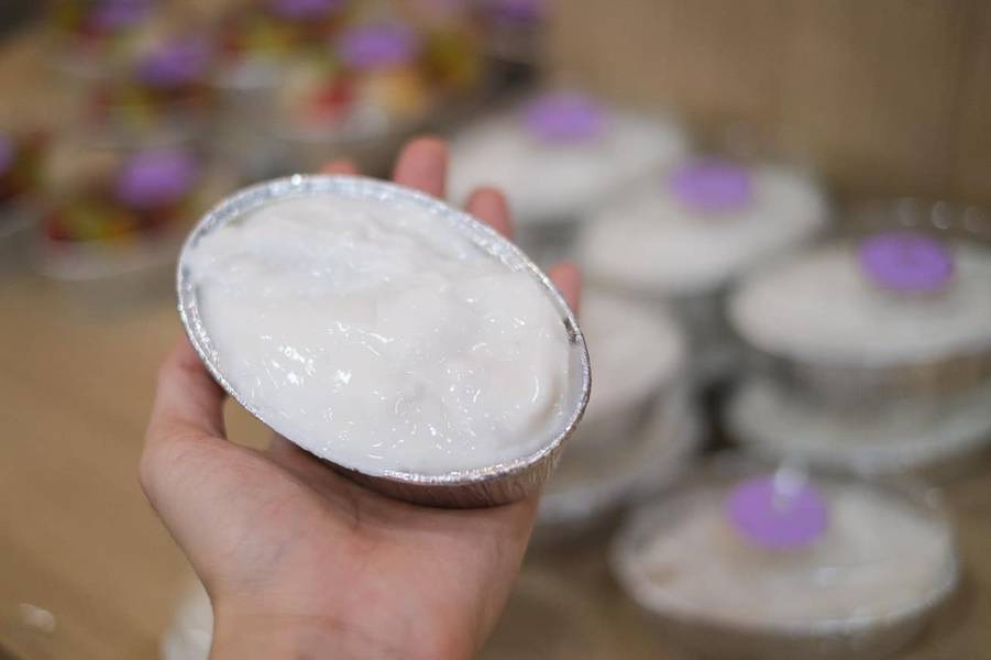 ชิฟฟ่อนมะพร้าวอ่อน จากร้านปูกะเอ