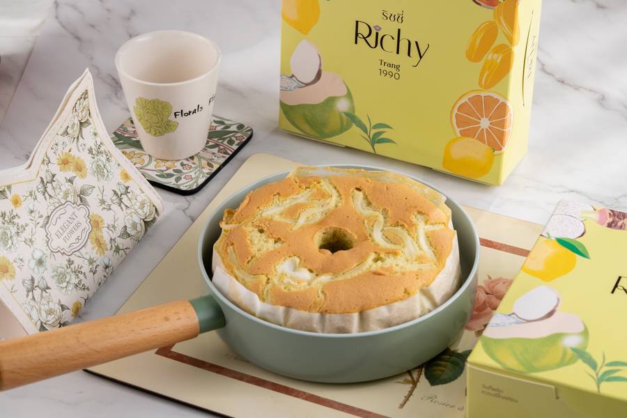 เค้กมะพร้าวน้ำหอมจากร้านริชชี่