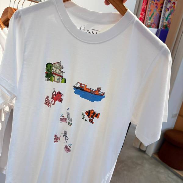 เสื้อและกระเป๋า DIY จากร้าน Sirichai Design hotel & Cafe