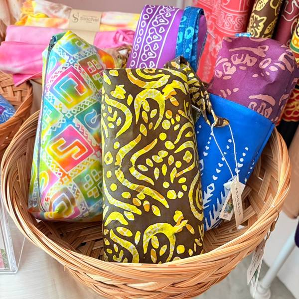 เสื้อและกระเป๋า DIY จากร้าน Sirichai Design hotel & Cafe