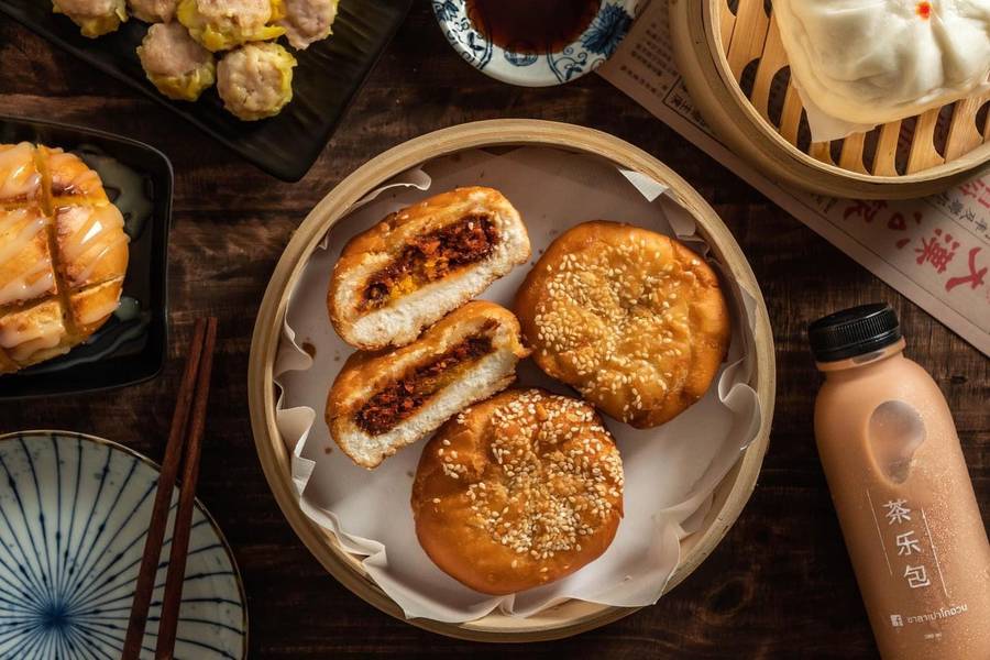 ซาลาเปาทอดจากร้านโกอ้วน