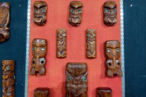 ของที่ระลึกจากชนเผ่าเมารี (Maori Souvenirs)