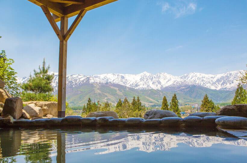 แช่ออนเซ็นชมวิวเทือกเขาแอลป์ญี่ปุ่น