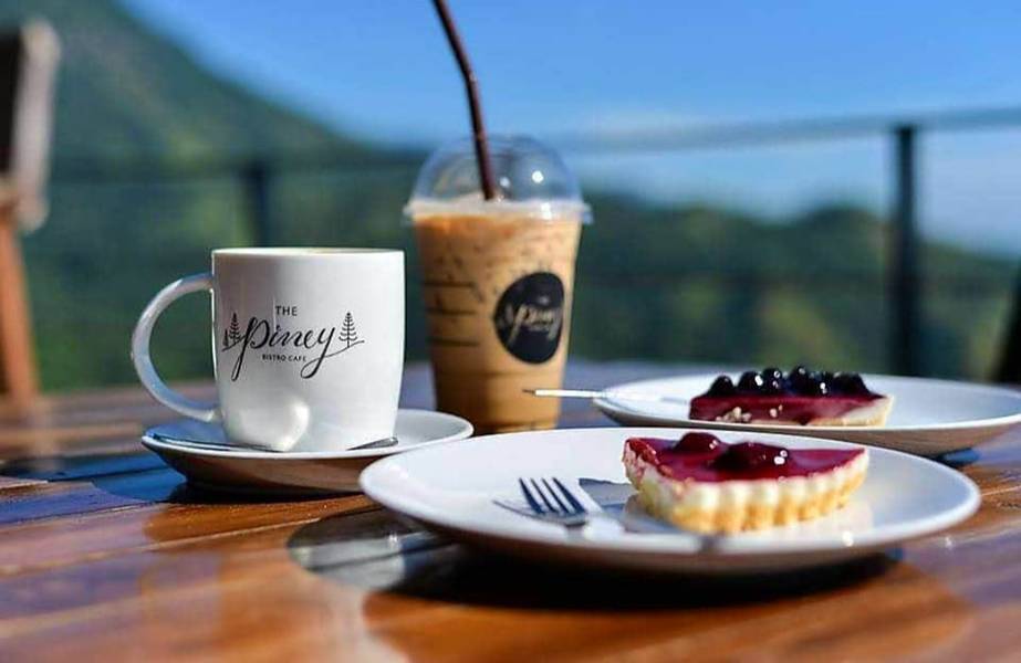 ไพนี่ บิสโทร คาเฟ่ The Piney Bistro Cafe