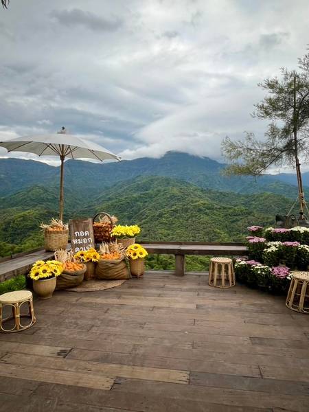 กอดหมอกคาเฟ่