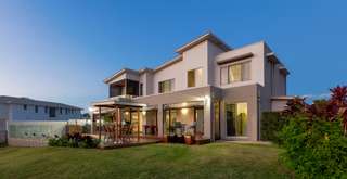 Rekomendasi Villa di Bandung untuk 35 Orang yang Nyaman dan Strategis, Mas Bellboy