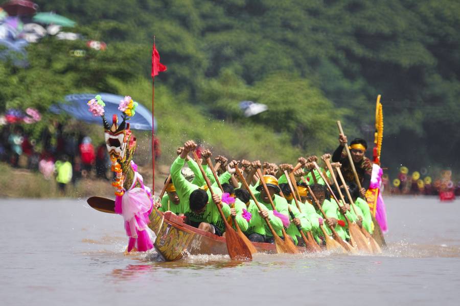 ประเพณีแข่งเรือยาว