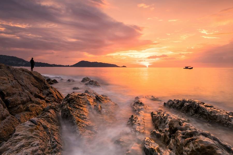 หาดกะหลิม