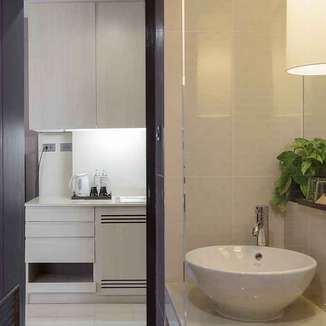 Chor Cher – The Green Hotel