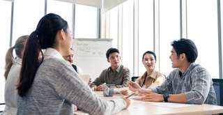 Meeting Package Hotel Bogor, Solusi Meeting Nyaman dan Efektif, Mas Bellboy