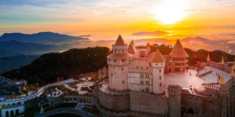 di chuyển đến lâu đài mặt trăng