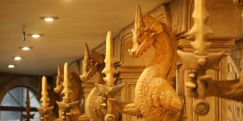 hang rồng lâu đài mặt trăng