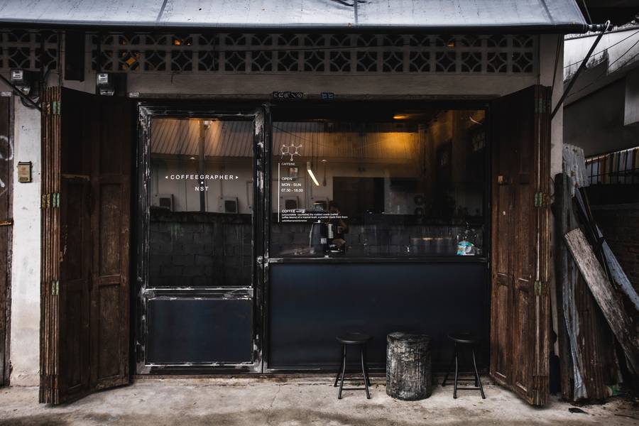 Retro cafe na-khon-si