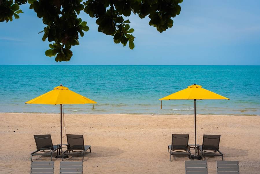 BLUE SURF CAFE by Sichon cabana