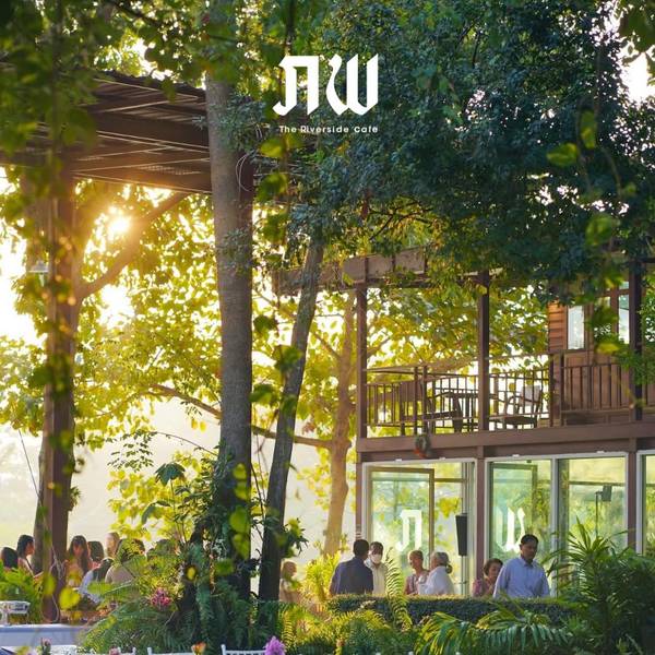 ภพ The Riverside Cafe