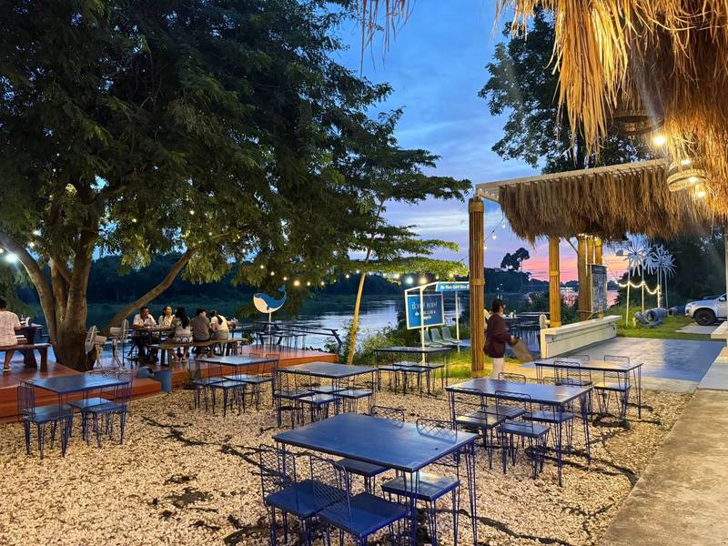 At12 Day and Night Cafe