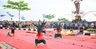 Tradisi Tabuik: Warisan Budaya Pesisir Sumatera Barat yang Sarat Nilai Sejarah, Mas Bellboy