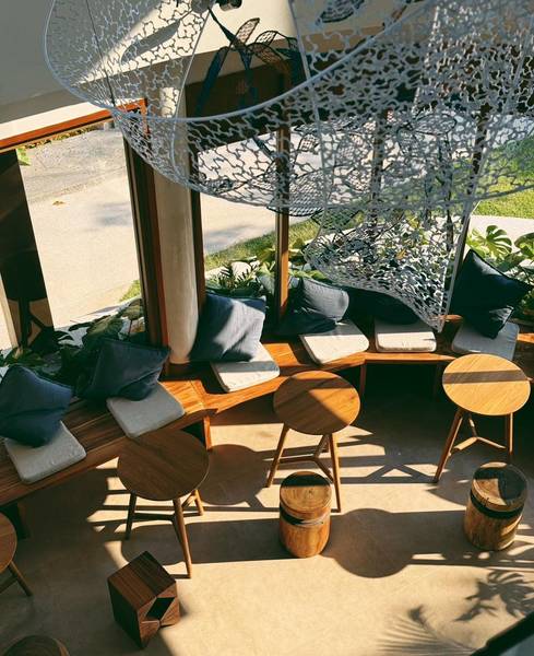 Hitch and Round Cafe and Space 