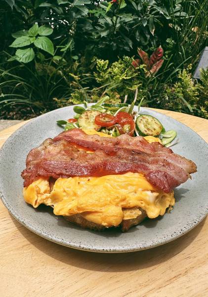 Hitch and Round Cafe and Space 