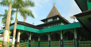 Masjid Sultan Suriansyah: Jejak Sejarah Islam Tertua di Kalimantan Selatan, Travel Bestie