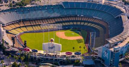 Dodger Stadium: Stadion Legendaris di Los Angeles yang Menjadi Ikon Bisbol Amerika, Xperience Team