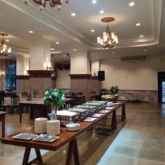 Golden Dragon Resort