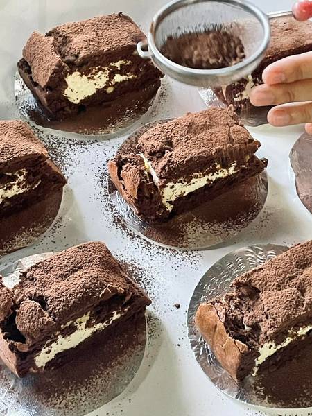 Ho: Bake & Craft Café