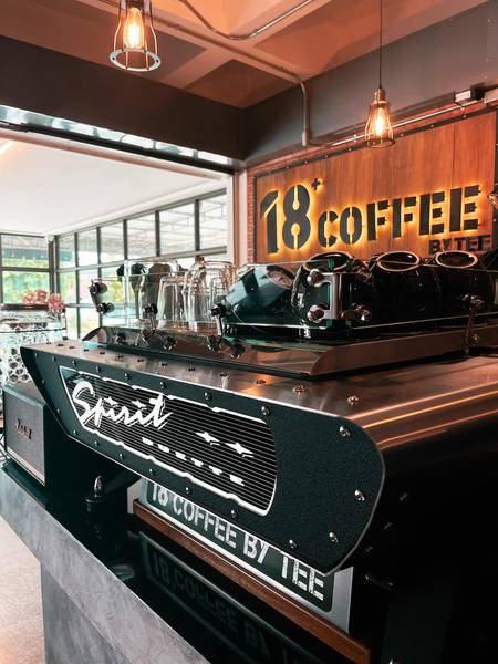 ร้านกาแฟ 18+ Coffee By Tee