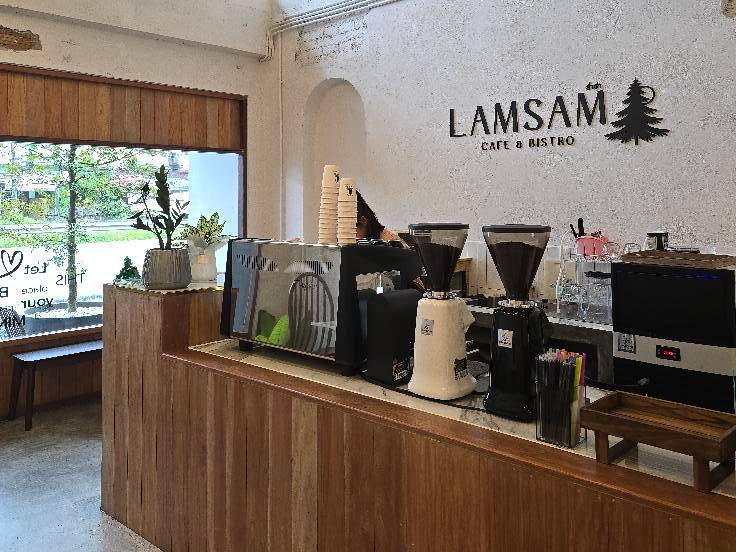 Lamsam Cafe & Bistro