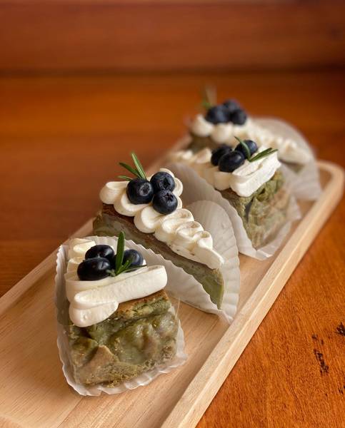 Early Bake Home Cafe