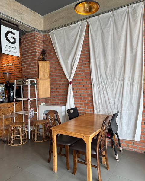 Get Up Home Coffee Roaster and Bakery