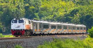 Jogja Bandung Berapa Jam? Ini Panduan Lengkap Waktu Tempuh & Cara Perjalanannya, Xperience Team