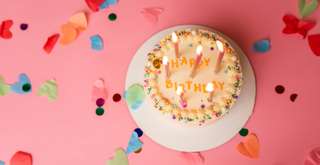 Ingin Buat Surprise Party? Begini Cara Request Kue Ultah di Hotel, Mas Bellboy