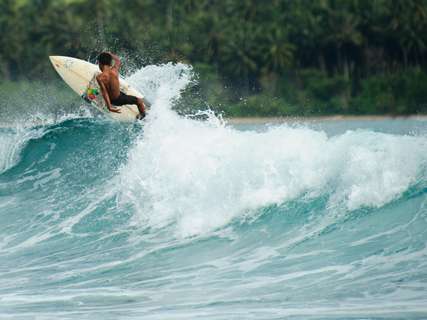 Best Surfing Destinations in Asia 2026: From Bali's Barrels to Japan's Cold-Water Breaks, Traveloka Xperience