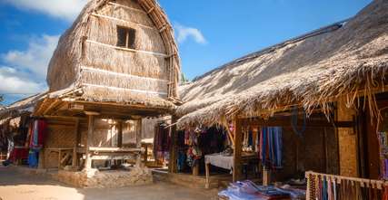 Tradisi Suku Sasak: Harmoni Adat, Alam, dan Kehidupan Lombok, Mas Bellboy